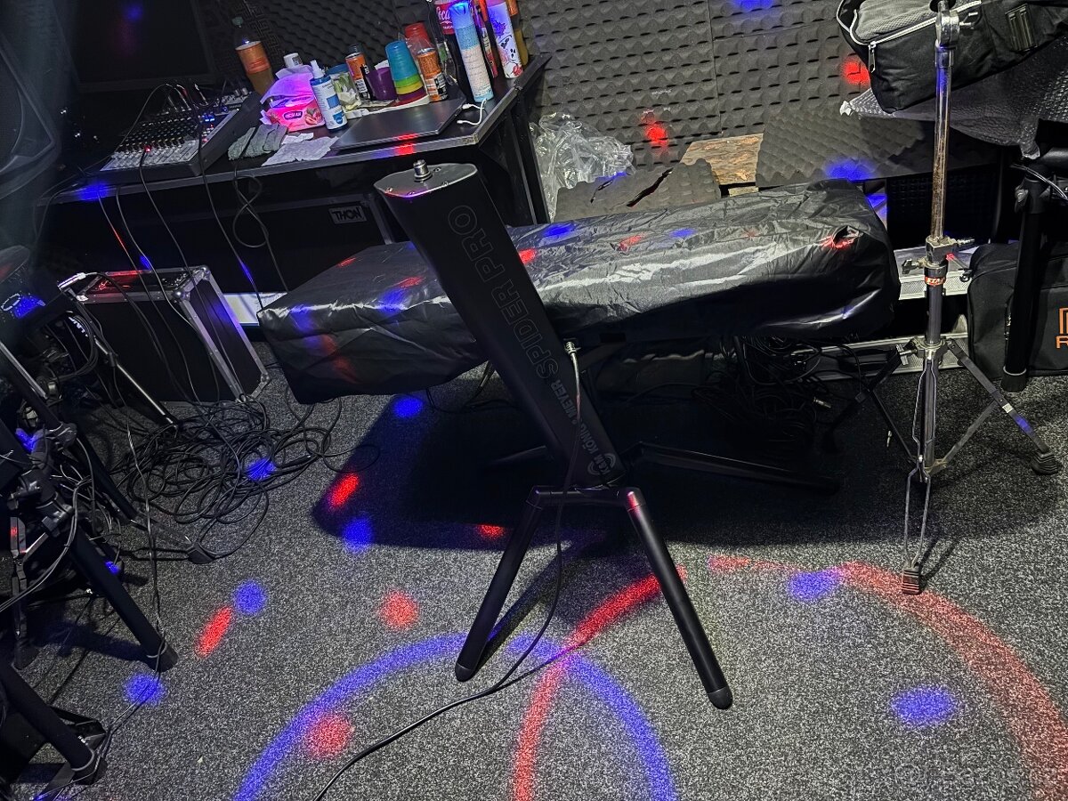 Prodám vyměním Korg pa 700 - 4