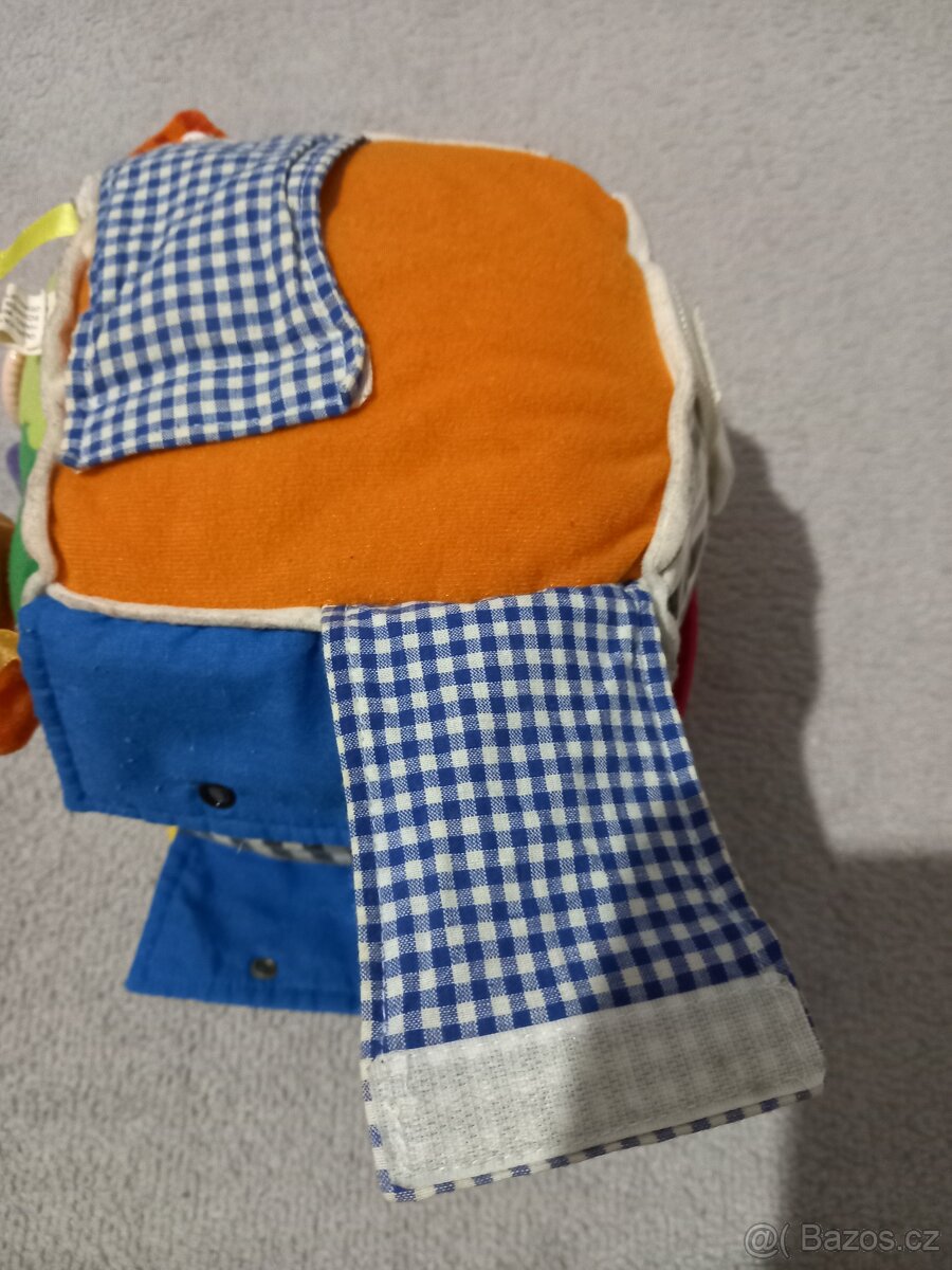 Interaktivní výuková hračka pro kojence kostka - 4