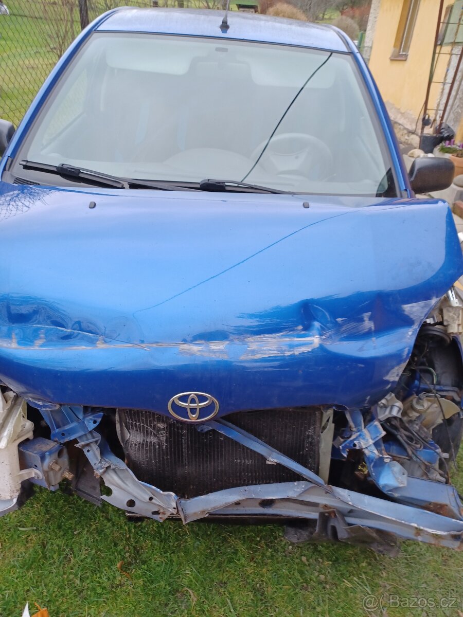 Toyota yaris 2001 - 4