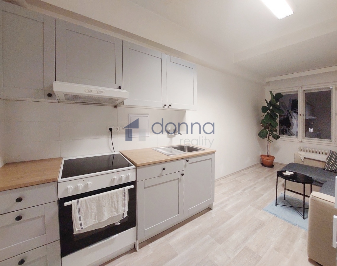 Pronájem bytu 2+kk, 62m2, 6. p., ul. Sokolovská, Praha 8 - K - 4