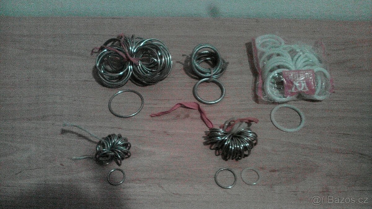 Vintage: kolíčky na prádlo, prádel. šňůry, kroužky,žabky aj. - 4