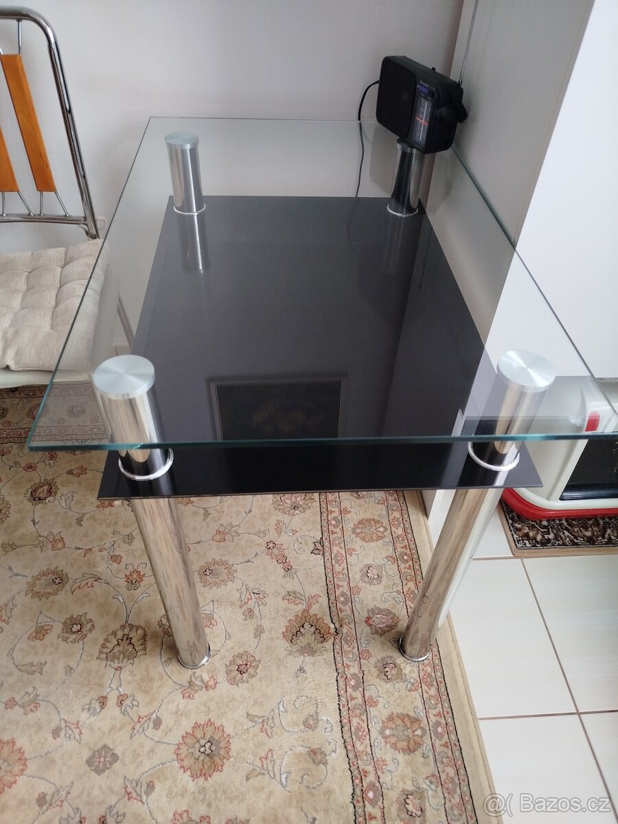 Kuchynský stůl sklenený - 4