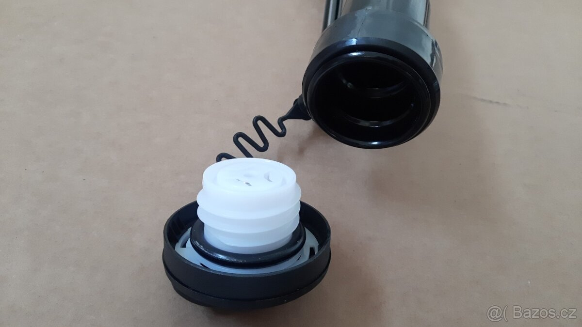 Toyota LC 120 – Hrdlo nádrže - 4