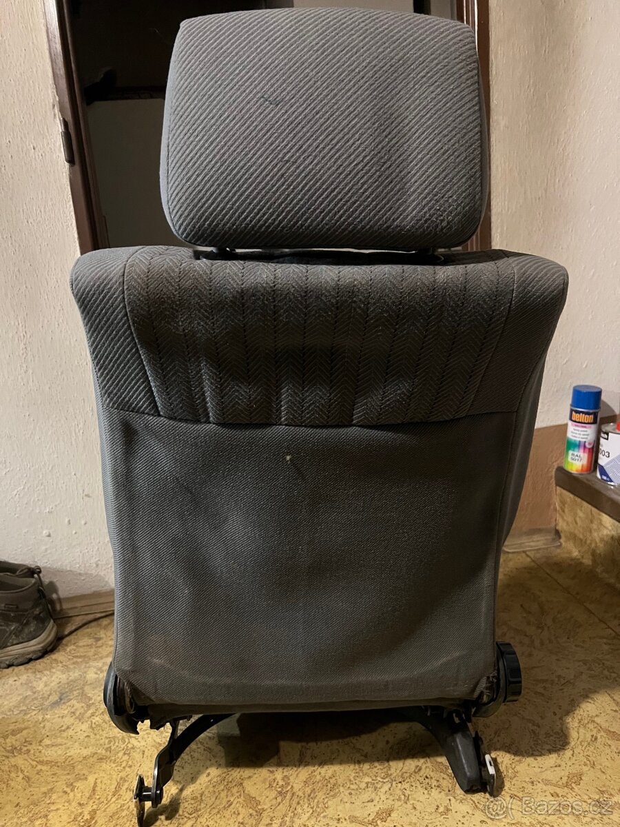 Řiď. sedačka Golf Mk2 - 4