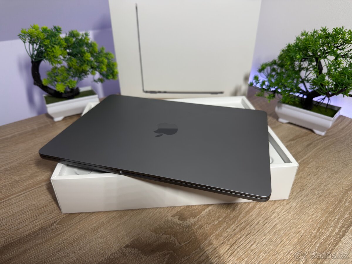 MacBook Air M3 13,6" CTO - 4