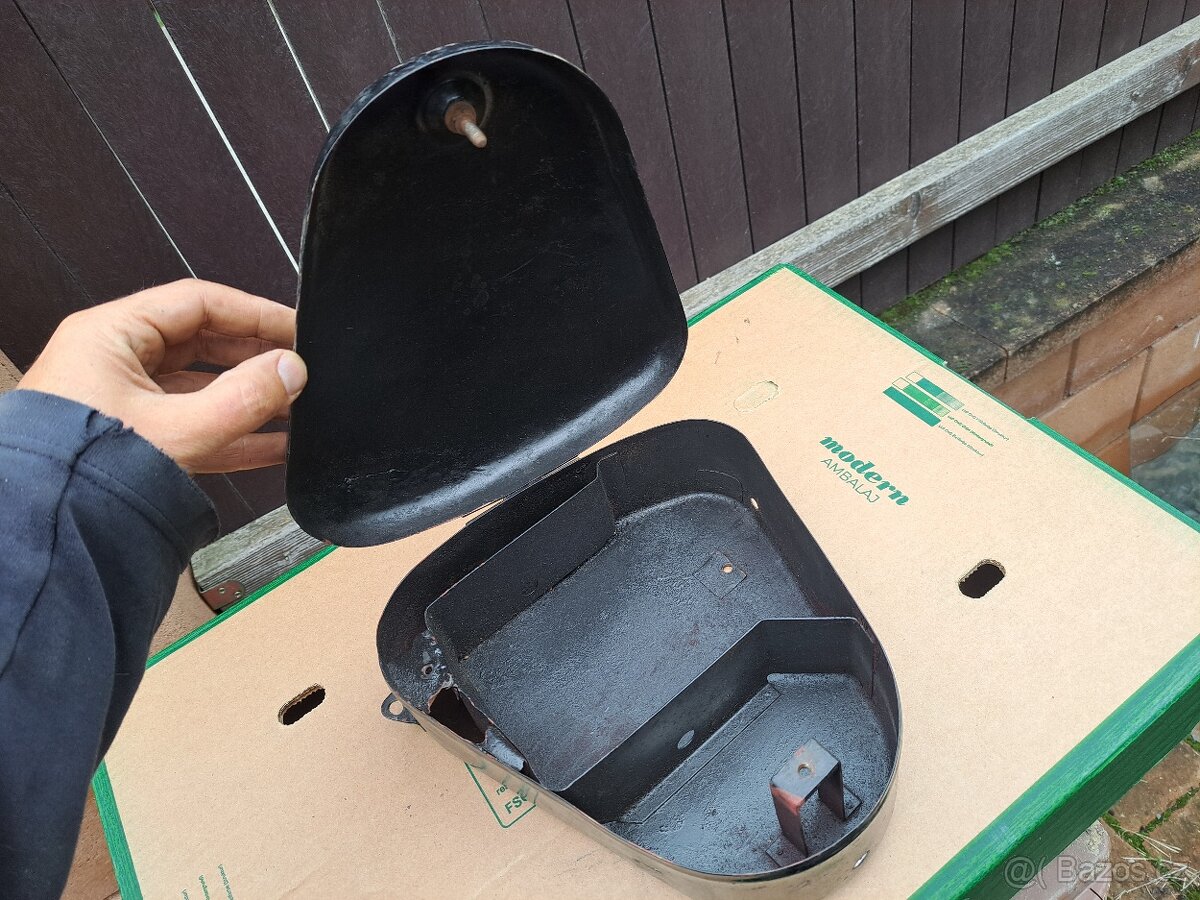 CZ 125 T zetka kastlík schránka baterie - 4