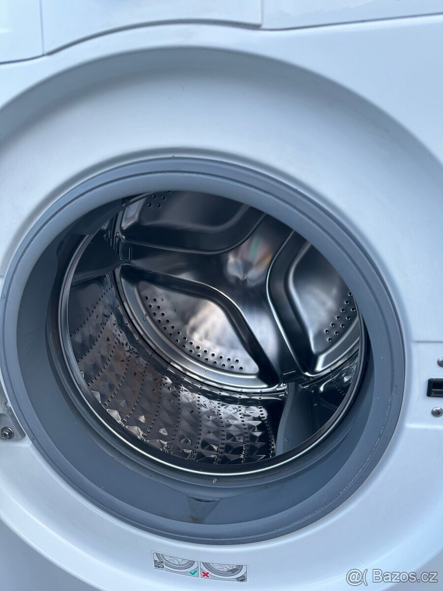 Pračka Samsung WF70F5E2U2W na 7kg - 4