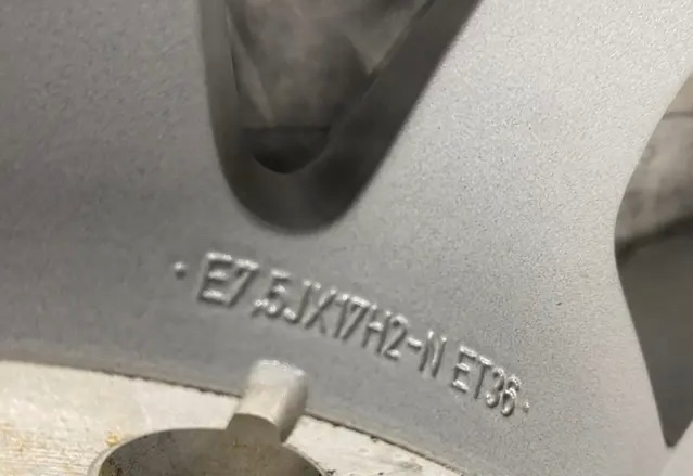 Originální Alu kola Audi A6 225/60/17 zimní - 4