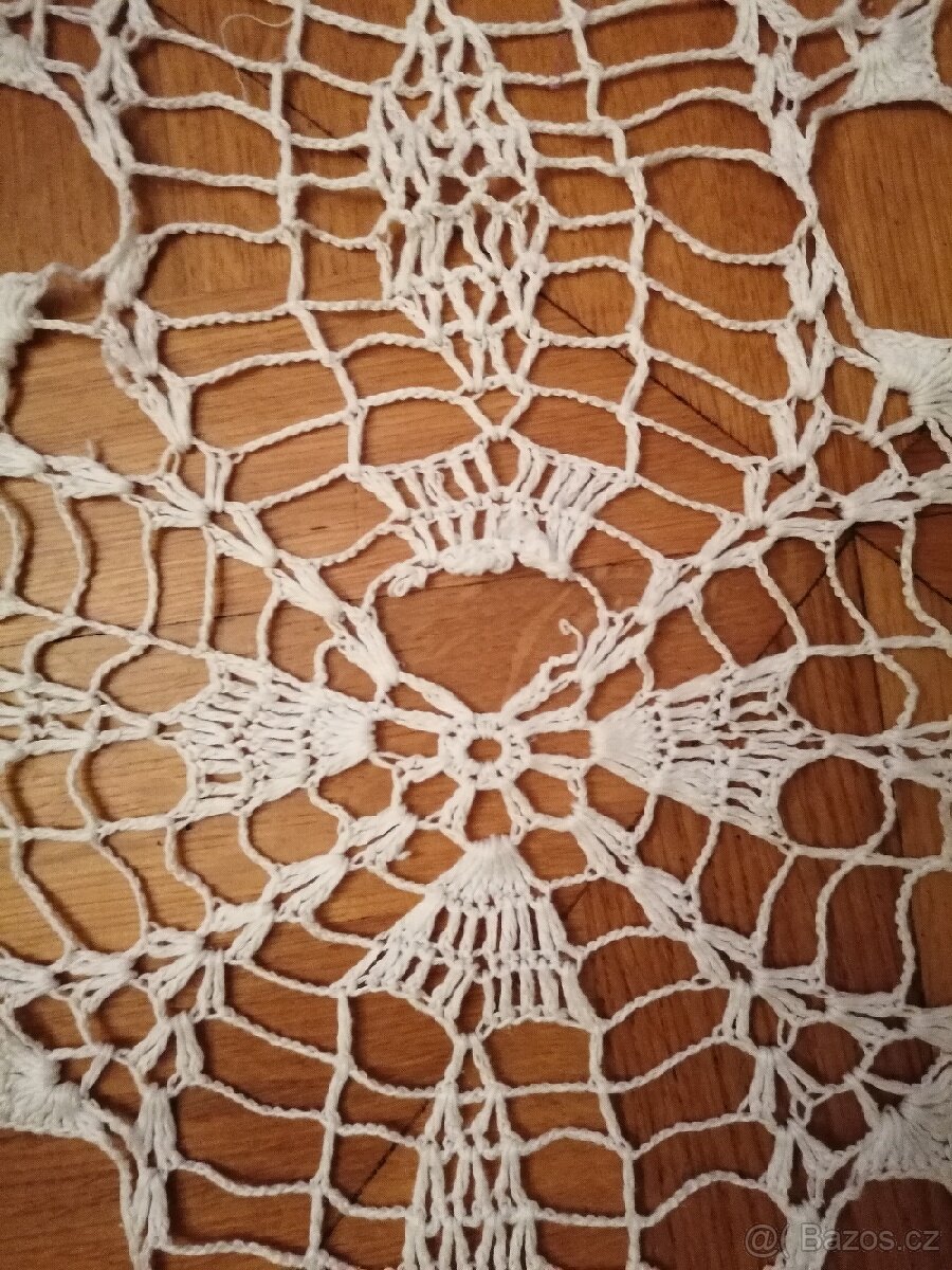 Ručně háčkovaná záclona - 4