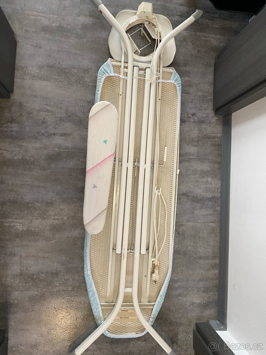 žehlicí prkno 120 x 38 cm, držák kabelu, rukávník - 4