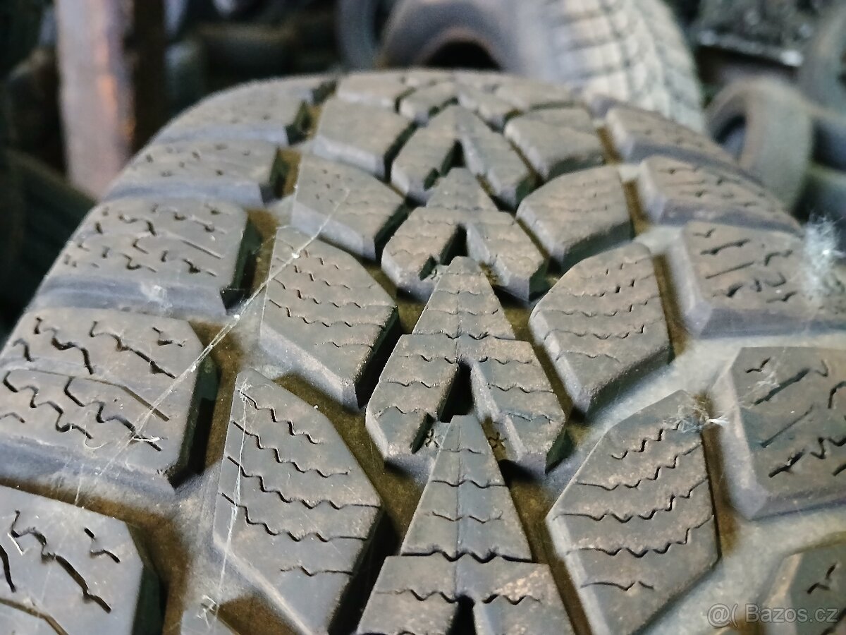 Pneu zimni Dunlop 185 60 15 7mm - 4