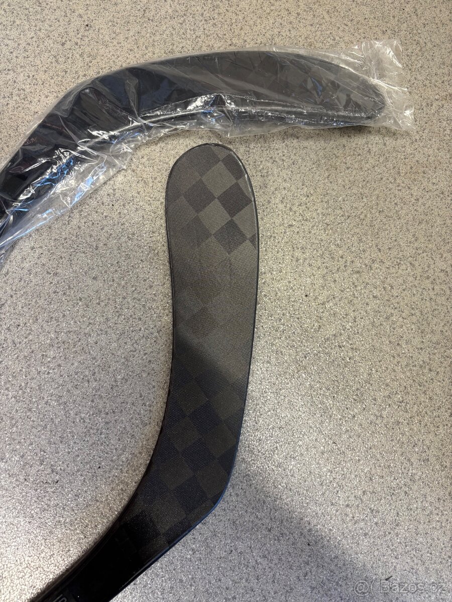 Hokejky Bauer Proto R - 4