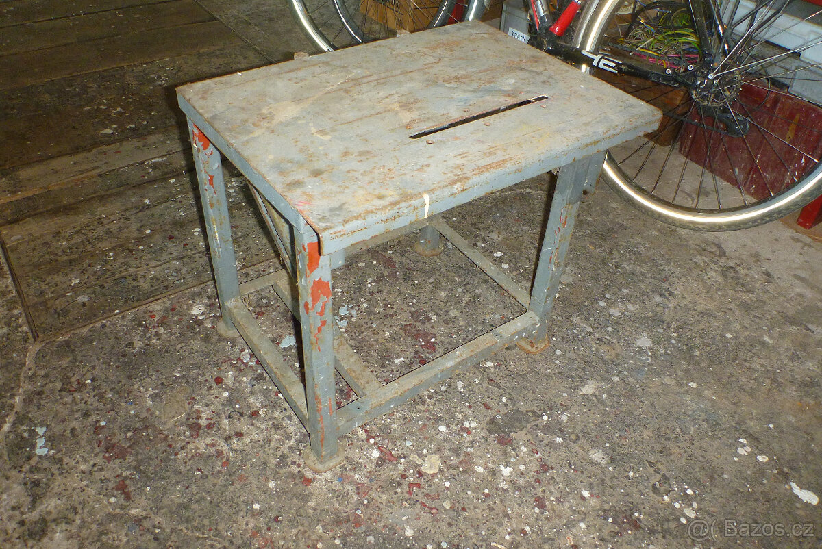 Podstavec bytelný - 4