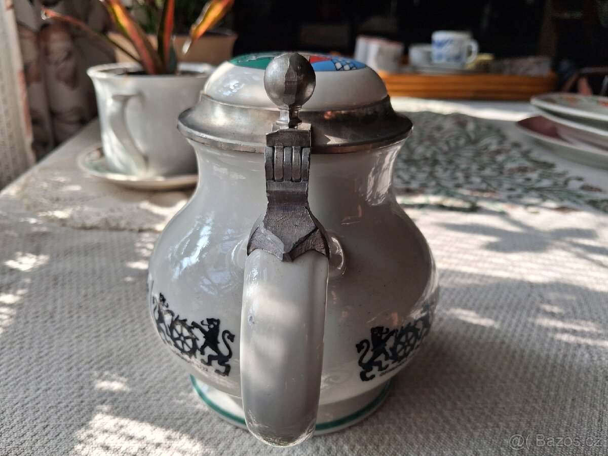 Keramicky korbel s cínovým víkem - 4