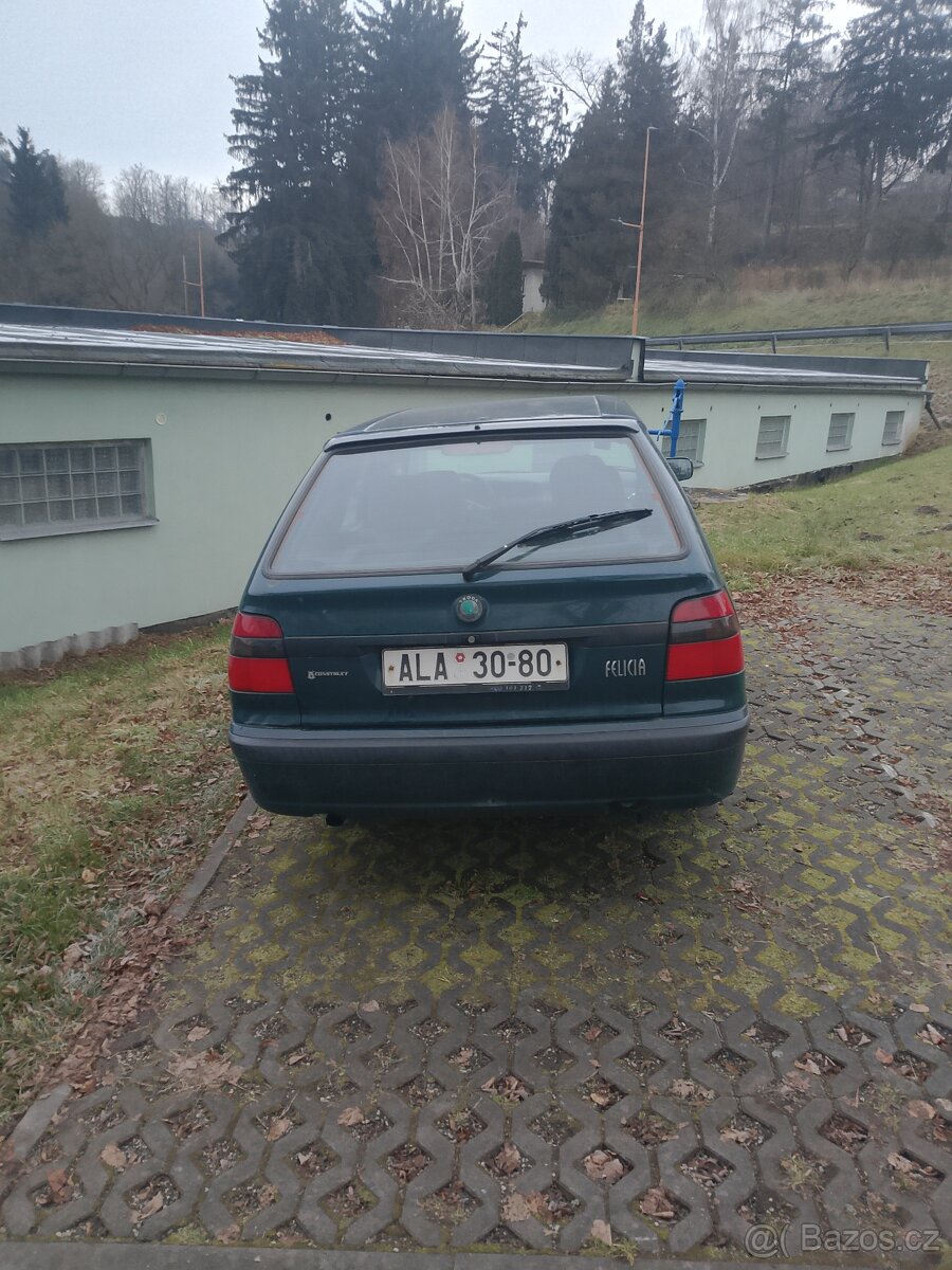 Felicia combi, 2001, 1,3MPi 50kW, 216 tkm, nová v ČR ,2. maj - 4