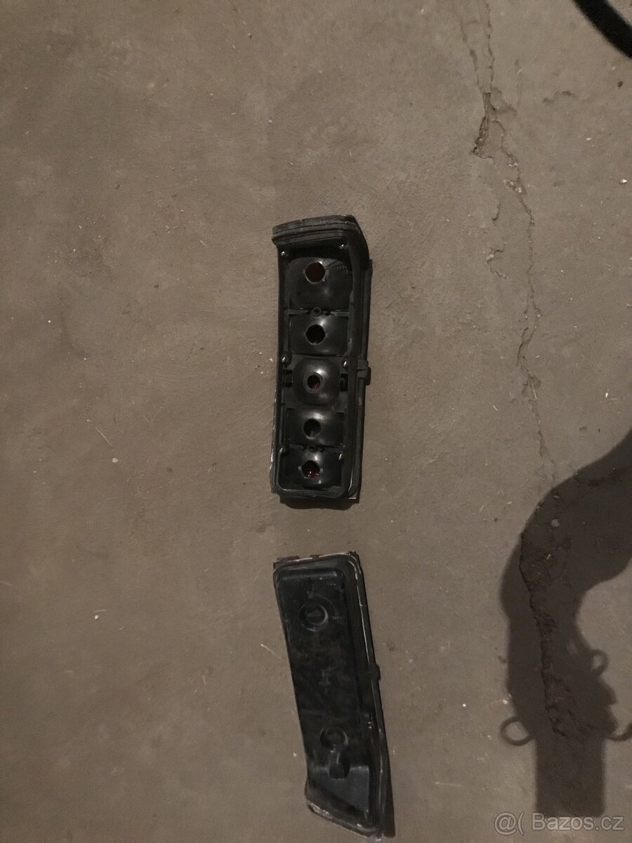 zadní světla na Mercedes Benz - 4