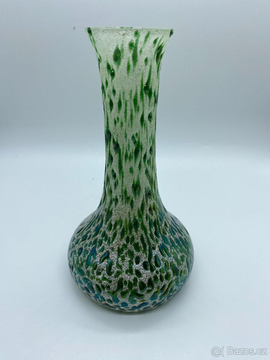 Sběratel nabízí staré secesní vázy - 4