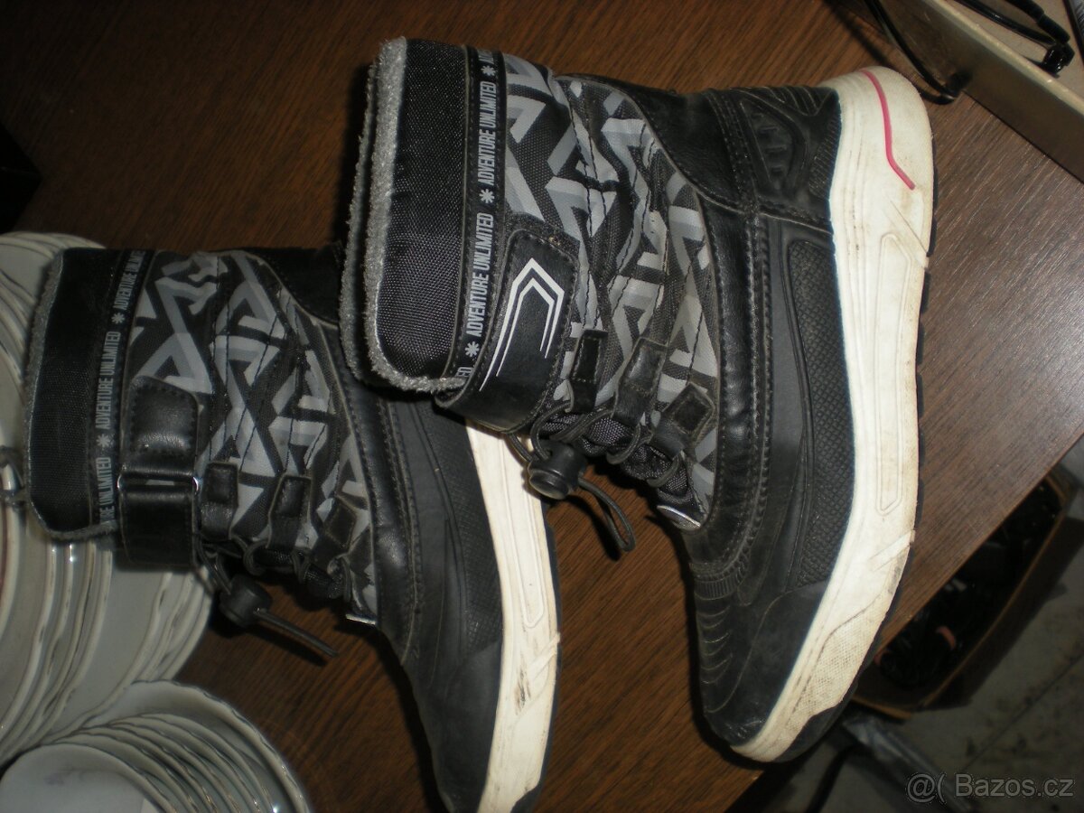 Salovky + kopacky+ zimni boty+rukavice+helma - 4