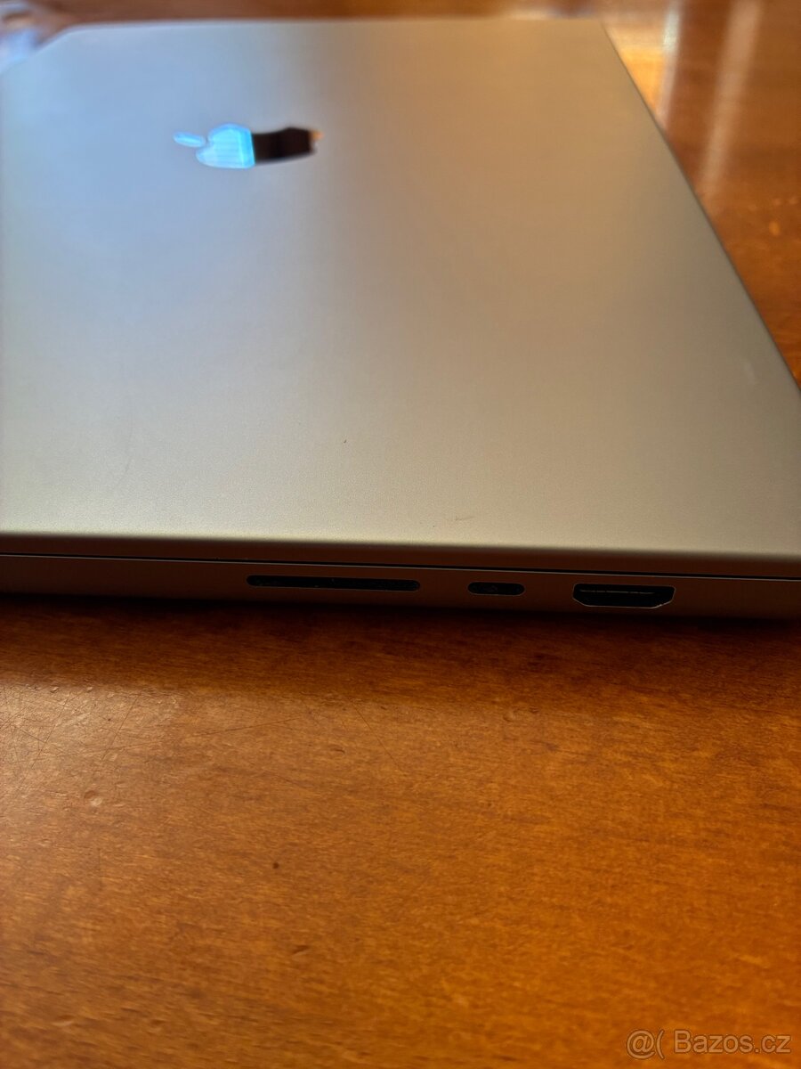 Apple Macbook Pro 16' M1 Pro - TOP STAV - 4