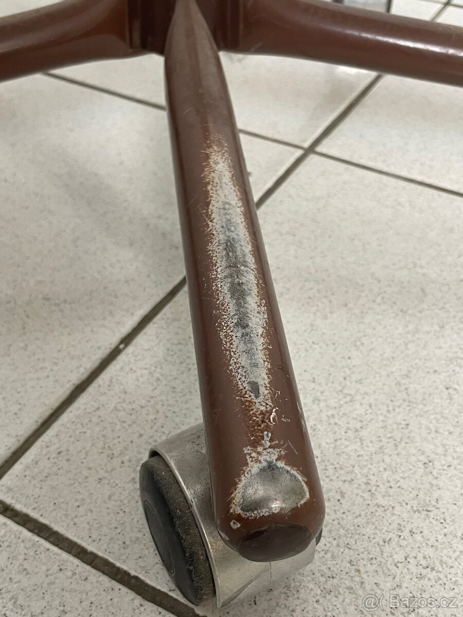 Sedačka čalouněná - 4