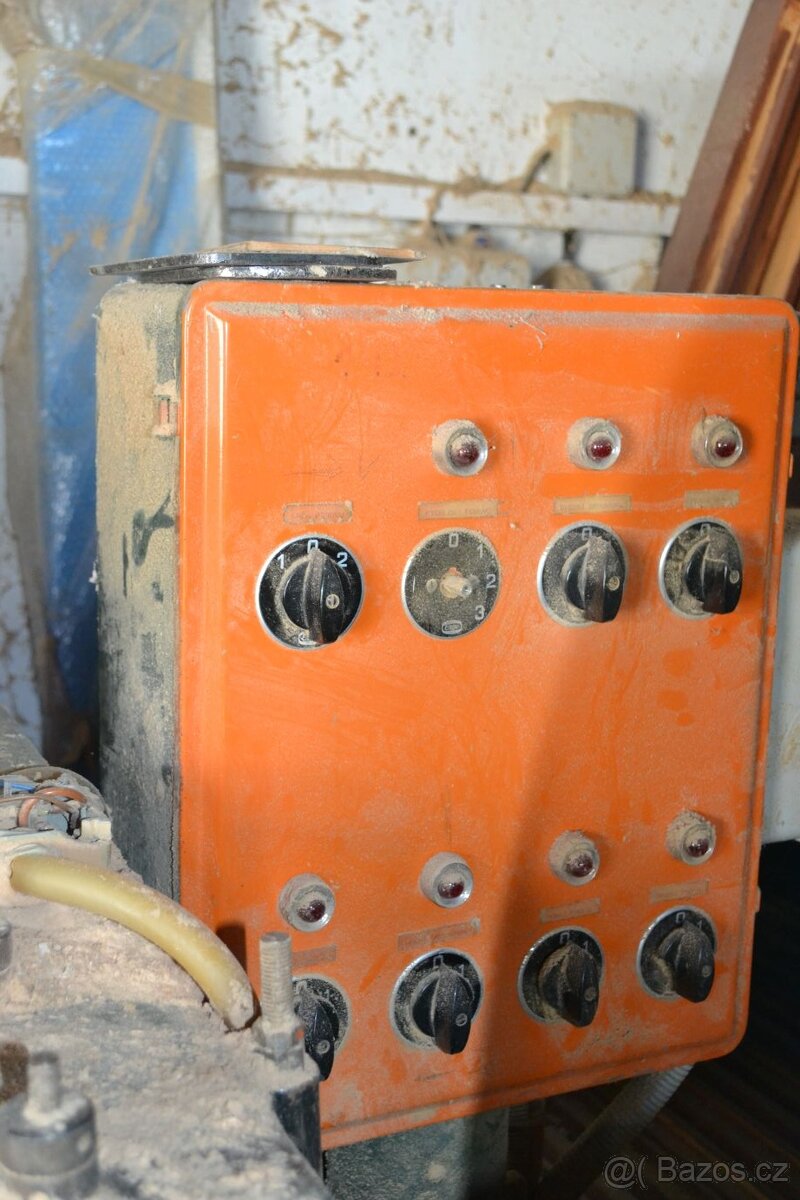 Čtyřstranná frézka - pětivřetenná - 4