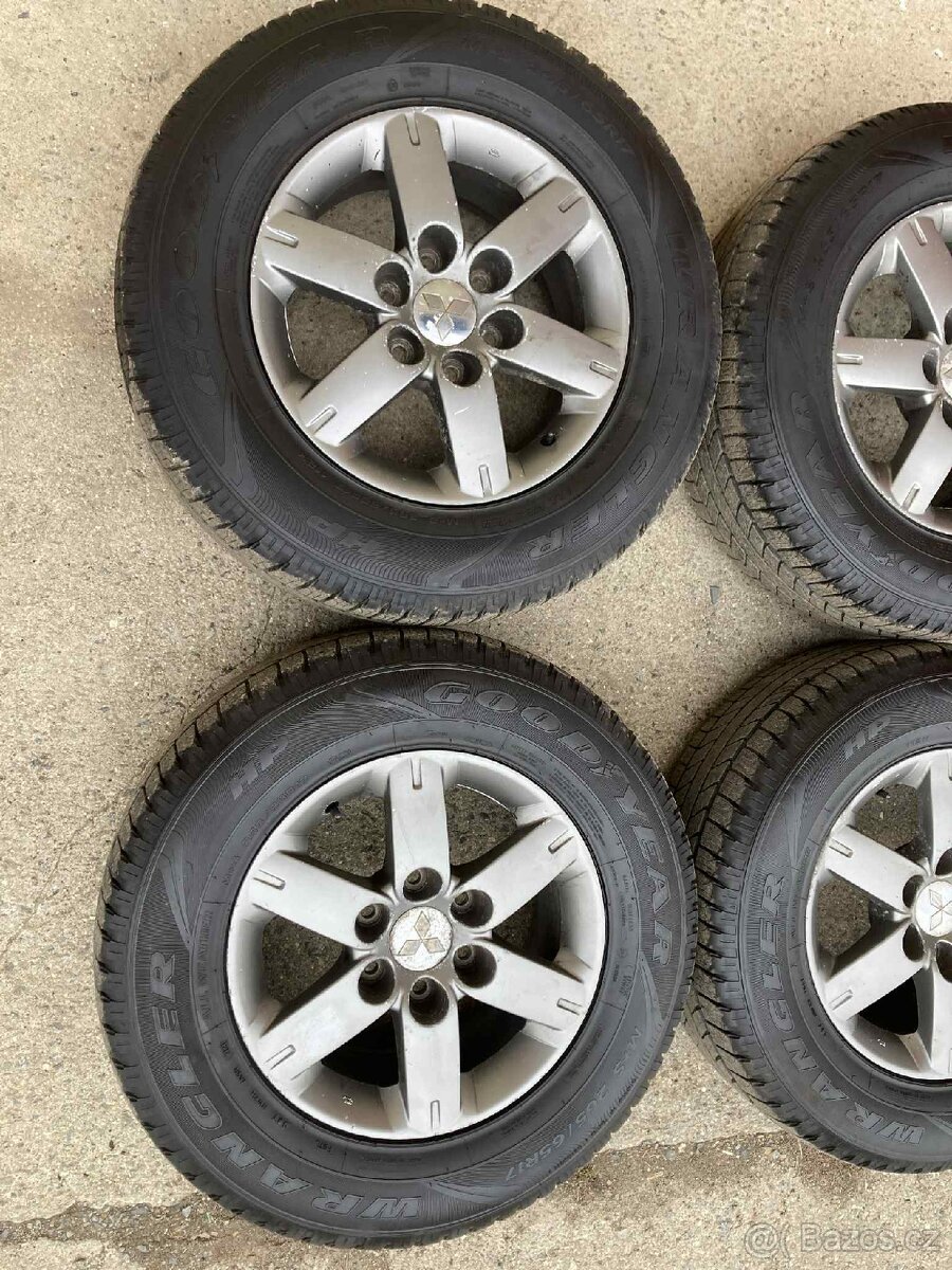 Alu kola Mitsubishi Pajero 3