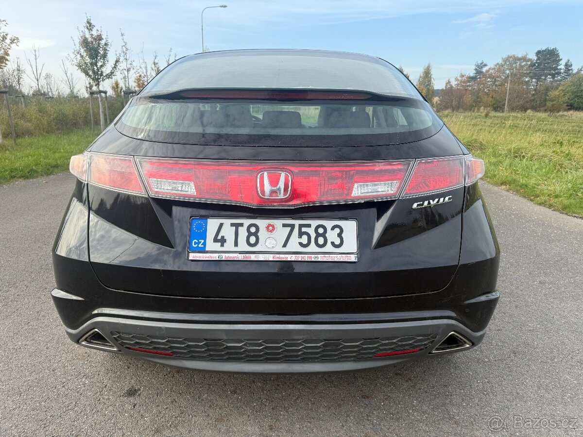 Honda Civic 1,8 VTEC 1.majitel najeto 107000 km - 4