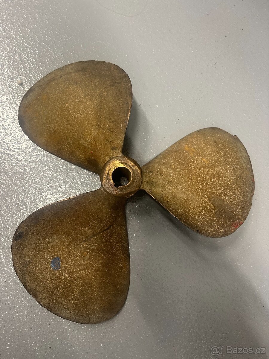 Lodní šroub bronzový VOLVO PENTA 16 x 13 - 4