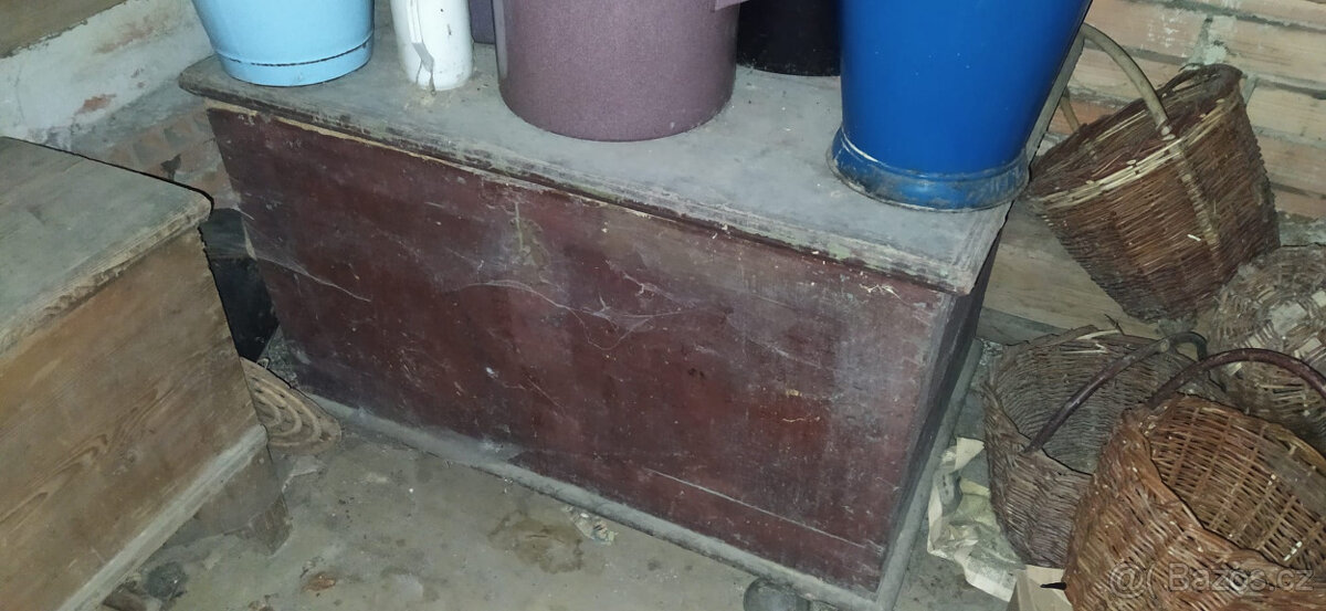 STARÉ SKŘÍNĚ A TRUHLA - 4