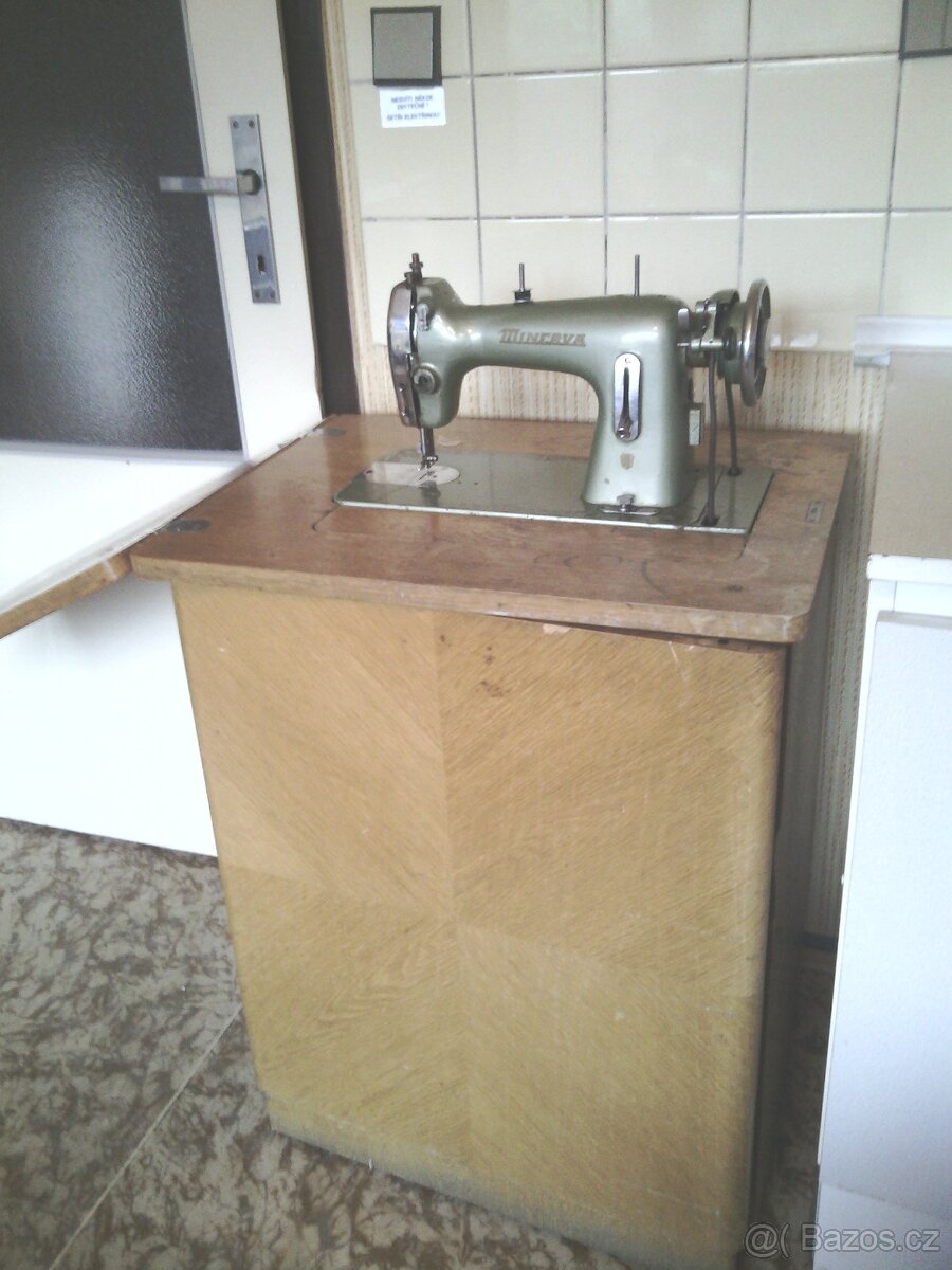 Šicí stroje - 4