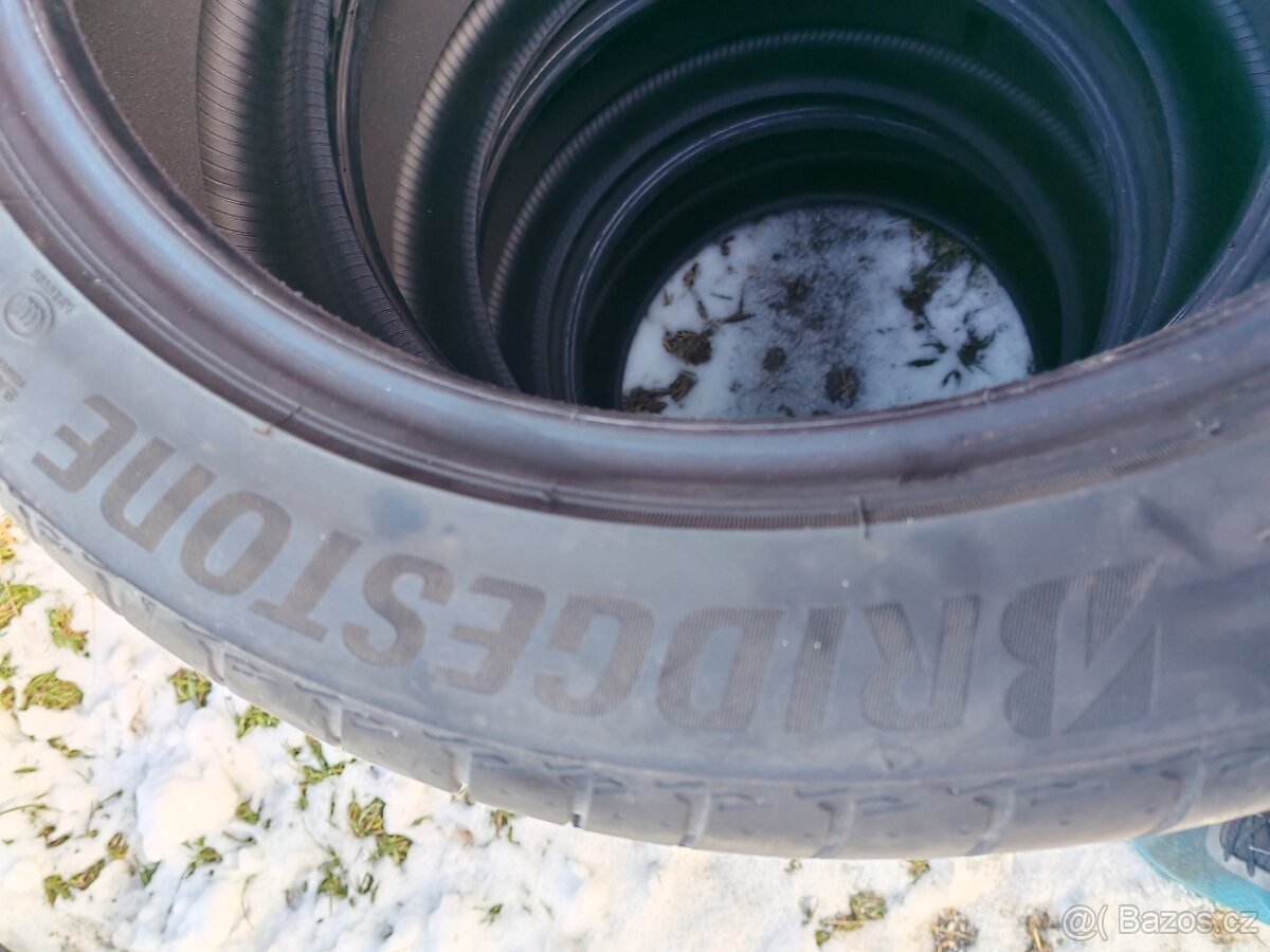 235/45/18 ,98V Bridgestone turanza - 4