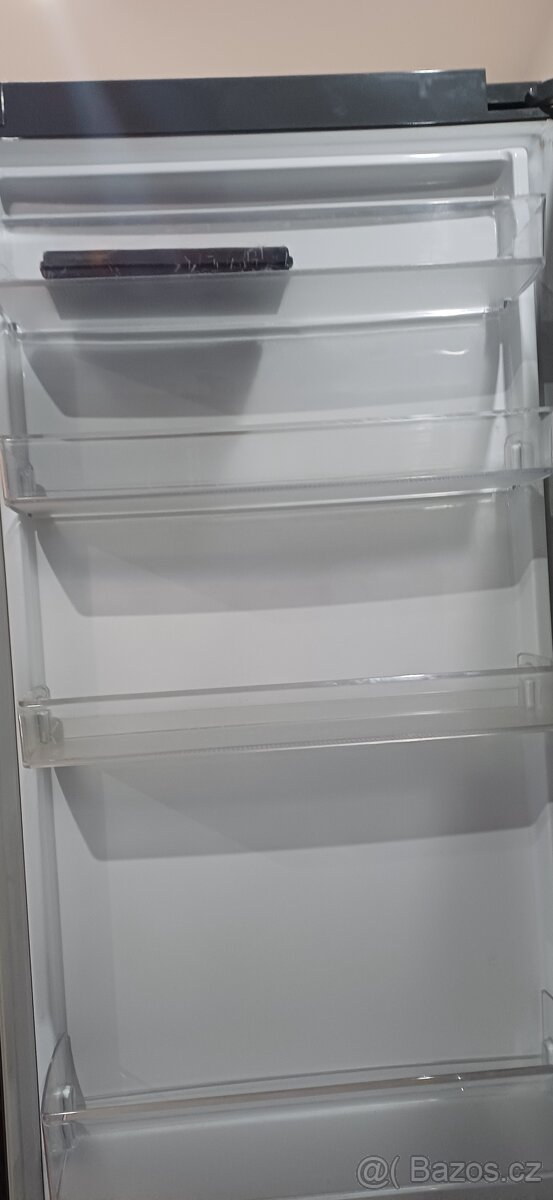 Funkční lednice s mrazákem LG.vyska 203 - 4