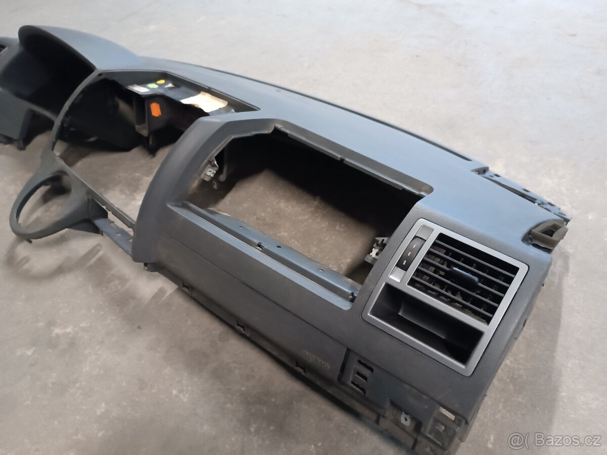 VW Transporter T5/T6 - palubní deska - 4