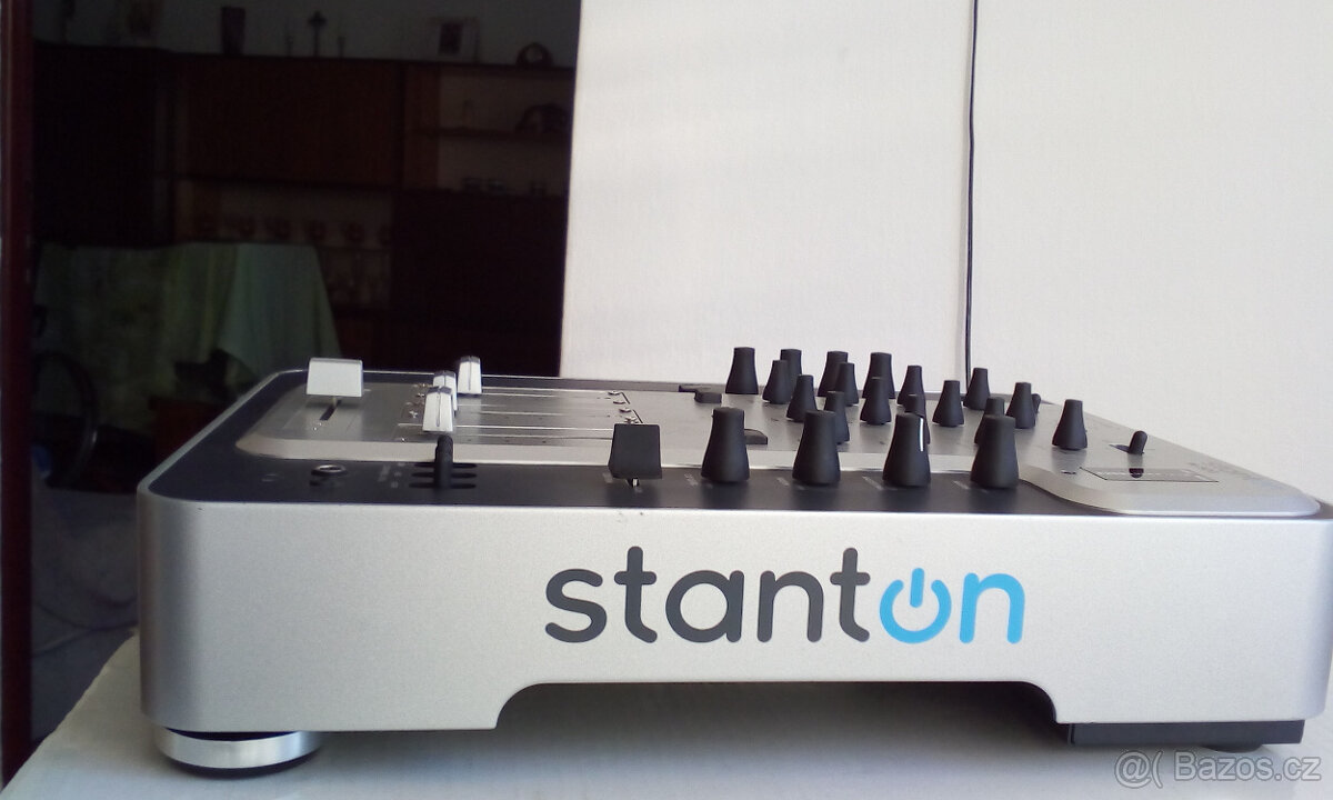 Stanton m.304 - mixážný pult. - 4