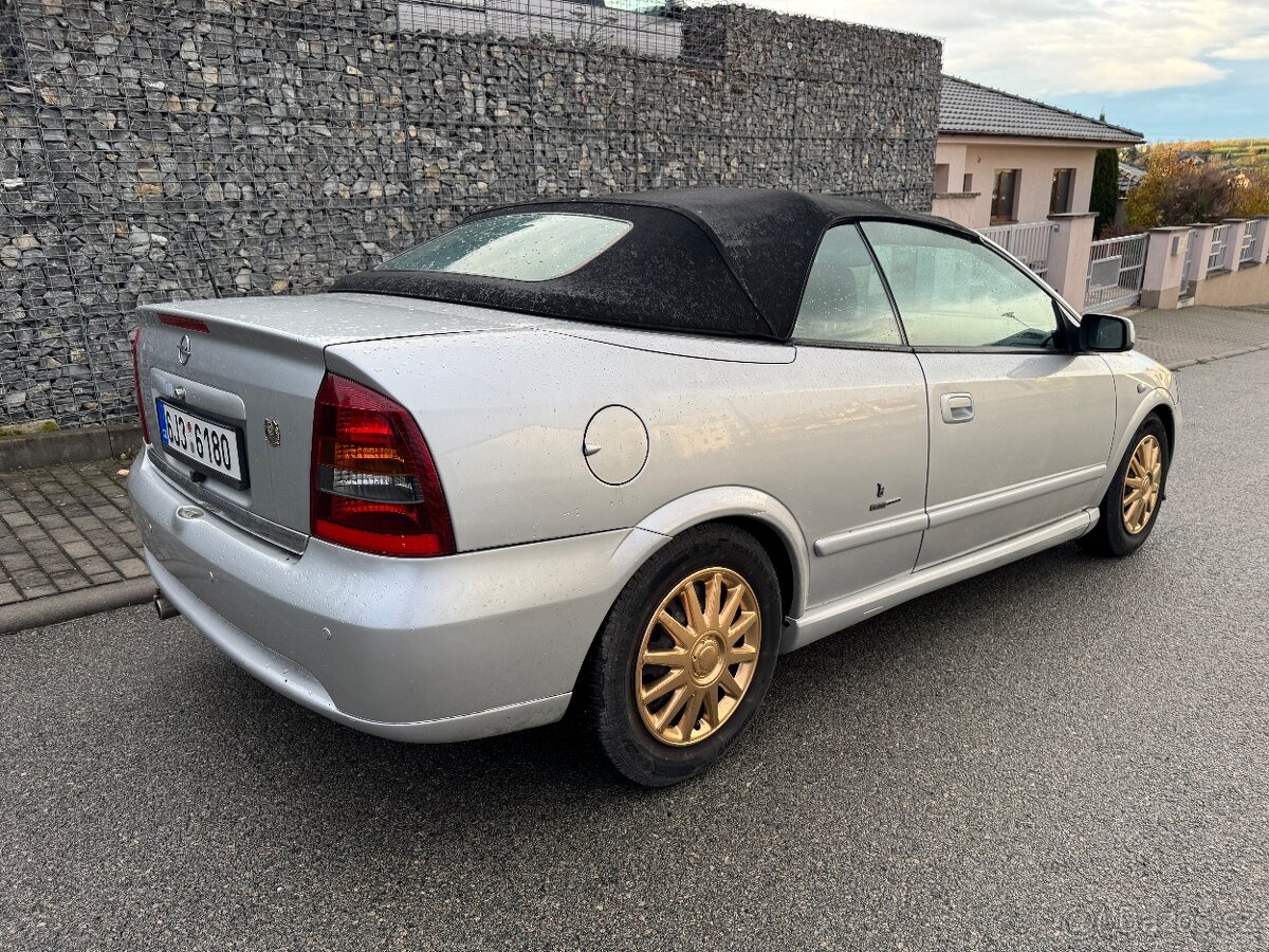 Opel Astra 1.8i Kabriolet 108 tis KM - 4