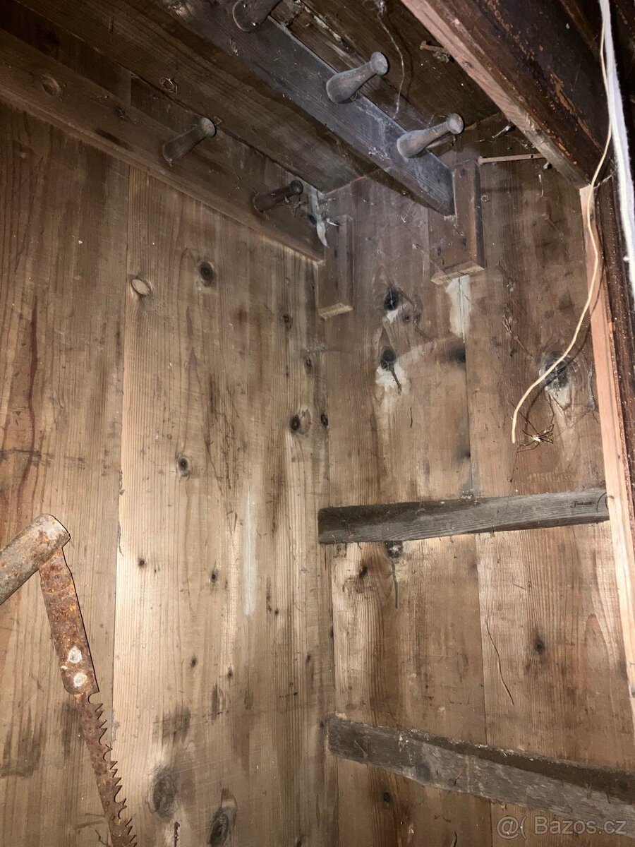 Starožitná skříň - 4