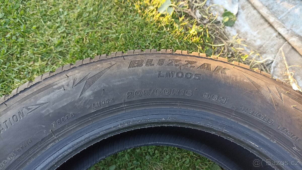 205 60 16 Bridgestone blizzak LM 005 - 4