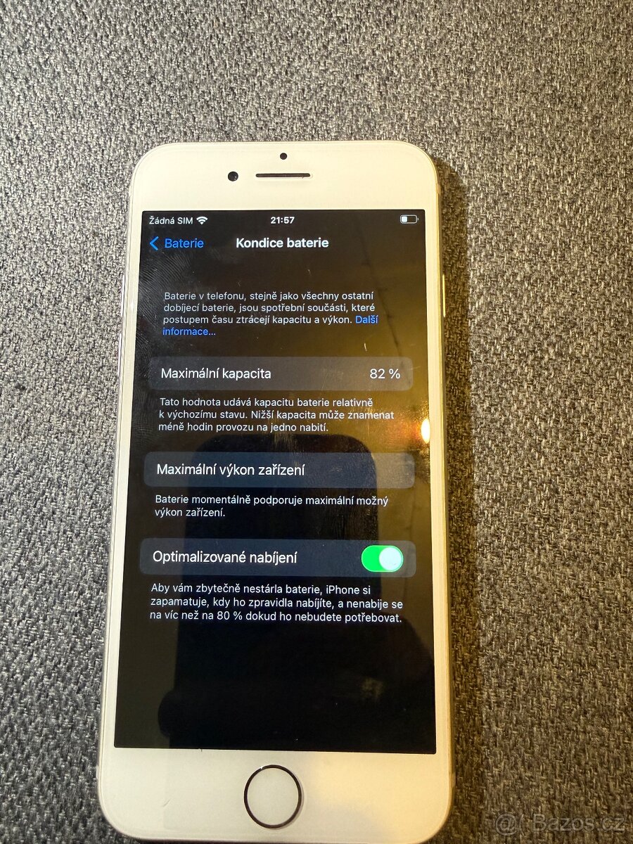 Stříbrný iPhone 7 32GB - 4