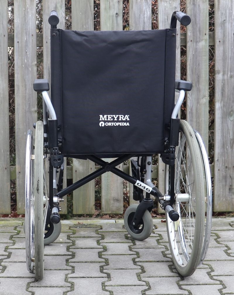 125-Mechanický invalidní vozík Meyra. - 4