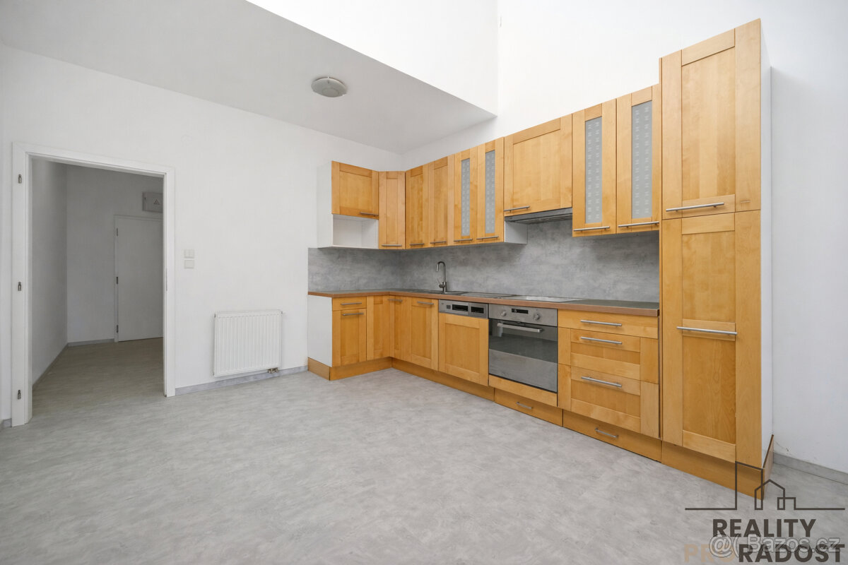 Pronájem bytu, 1+kk, Pardubice - 4