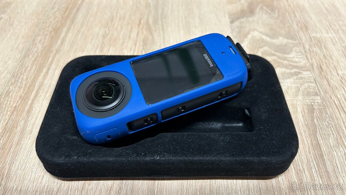 Kamera Insta360 X3 a příslušenství - 4