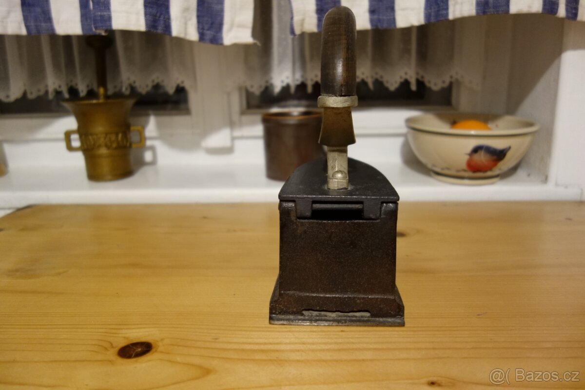 Historická žehlička - 4