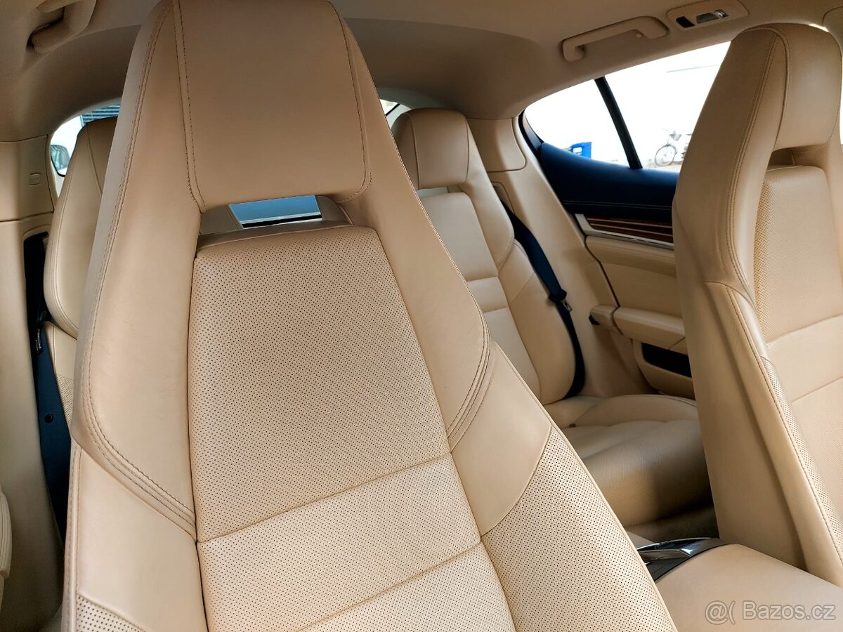 Porsche 970 Panamera 4S - 4