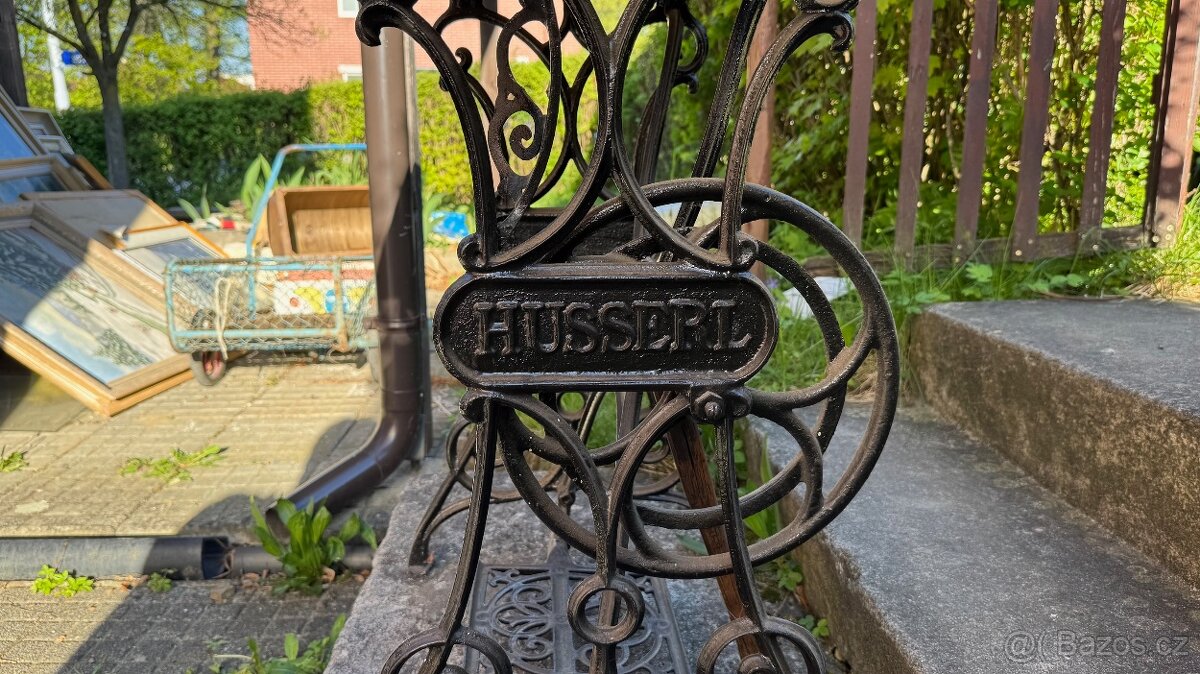 starý šicí stroj - 4