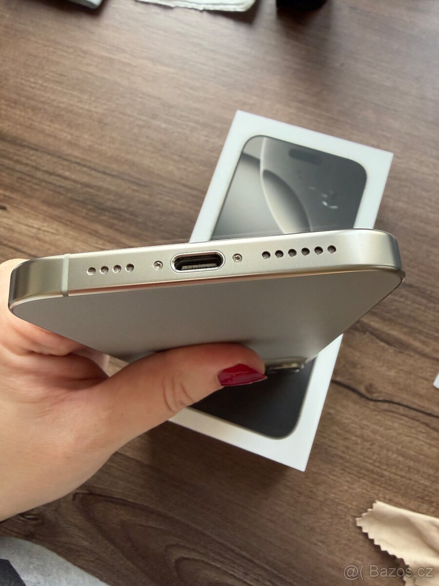 Iphone 16 Pro Max 256GB Přírodní titan - záruka - 4