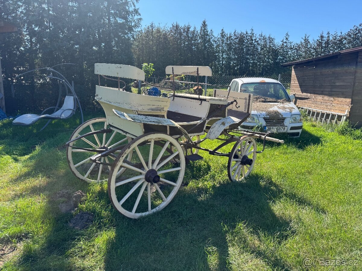 Hitoricy kocar – dveny, plne odpruzeny, k renovaci - 4