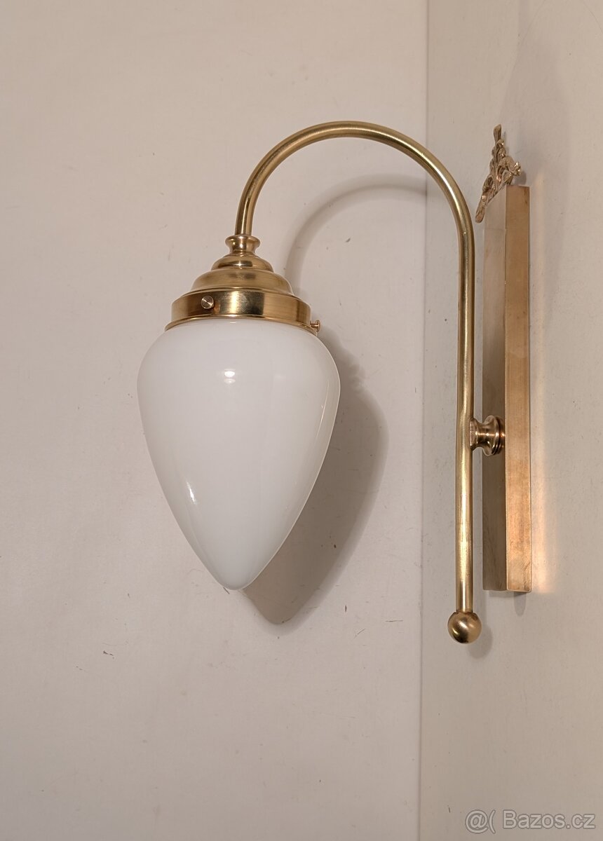 mosazná stará lampa, lampička, bílé stínidlo kapka - 4