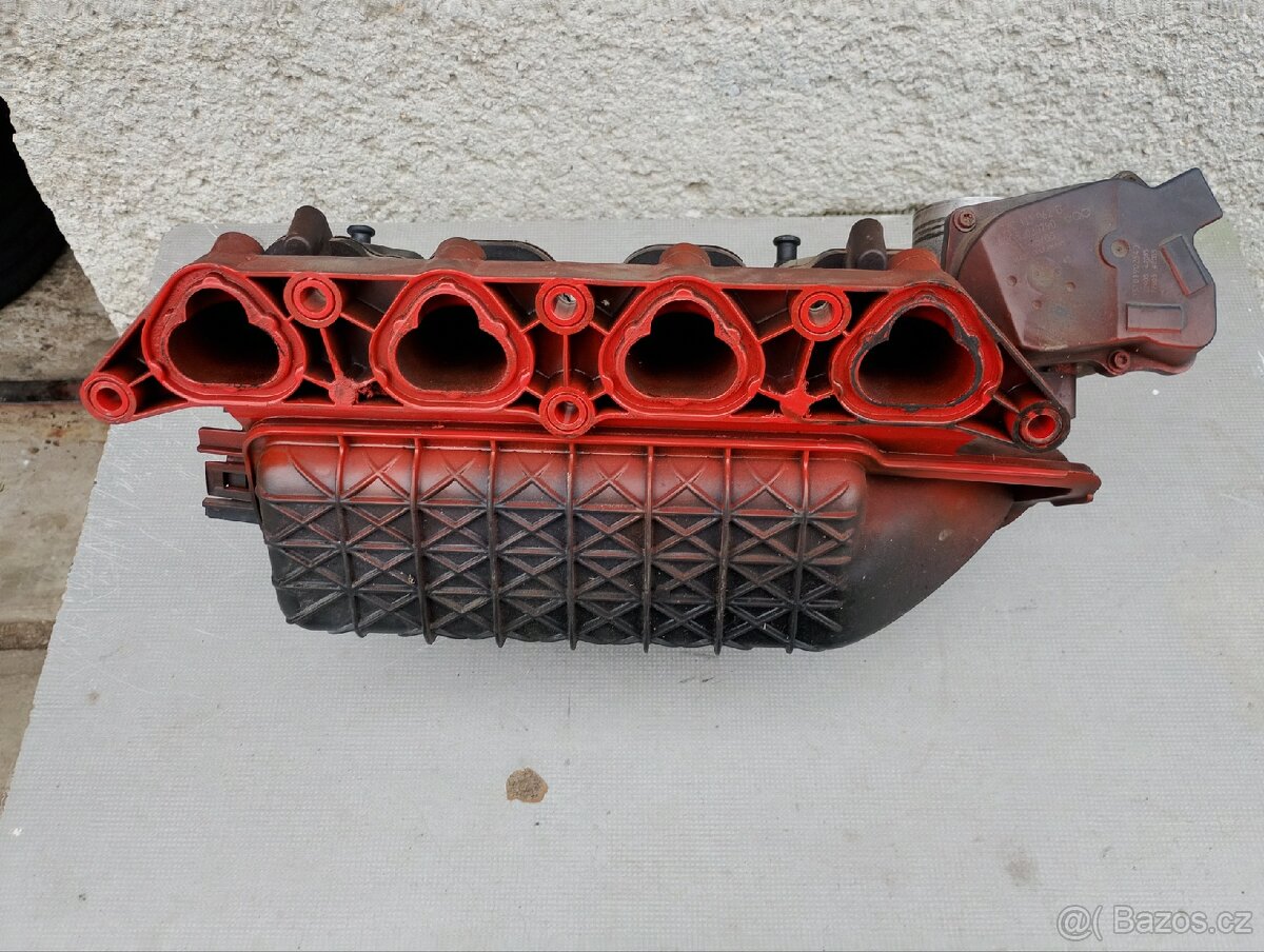 Sání a škrtící klapka 1.4 16v fabia golf Ibiza atd.. - 4