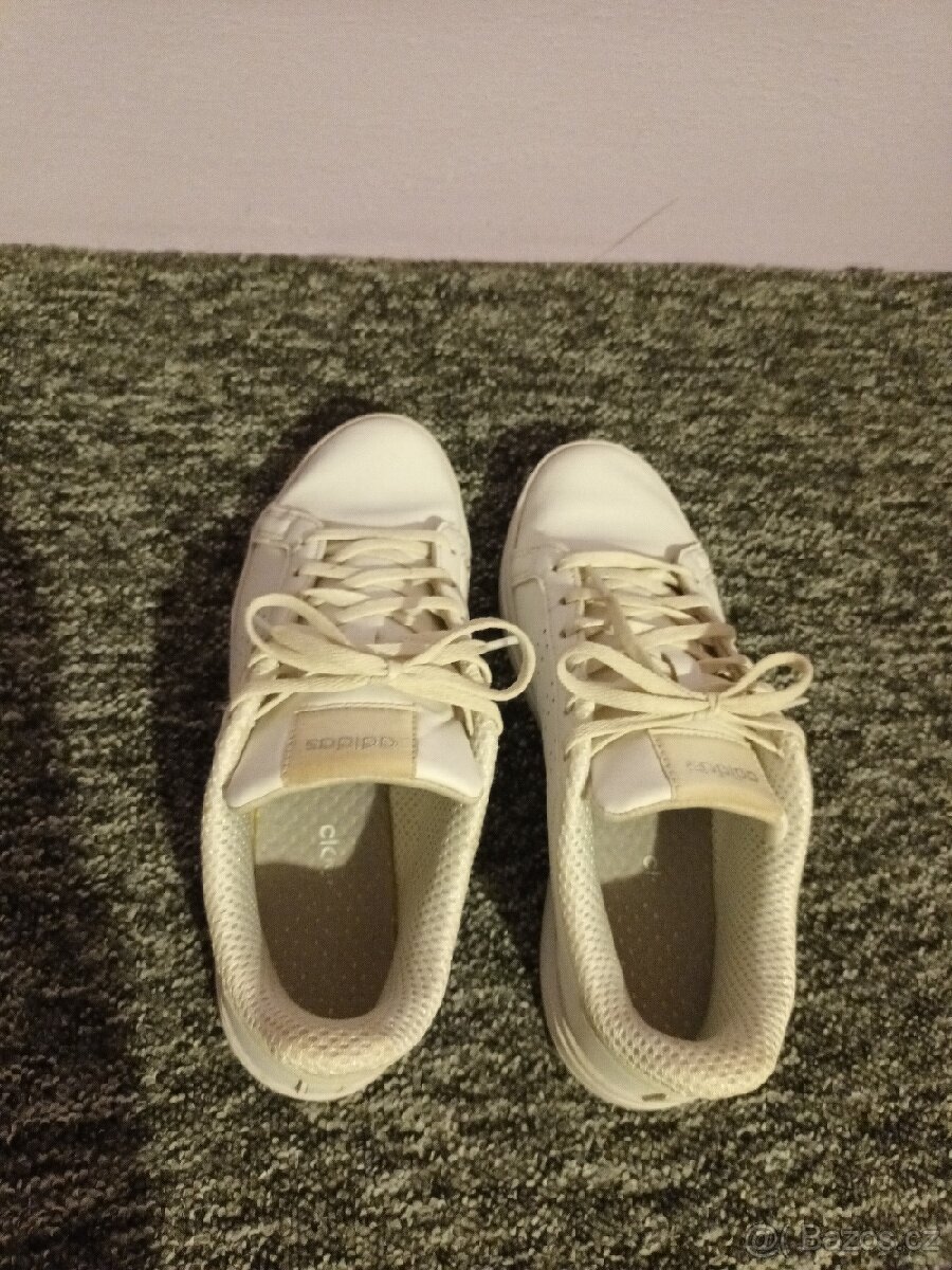 Bílé tenisky značky Adidas vel. 37 - 4