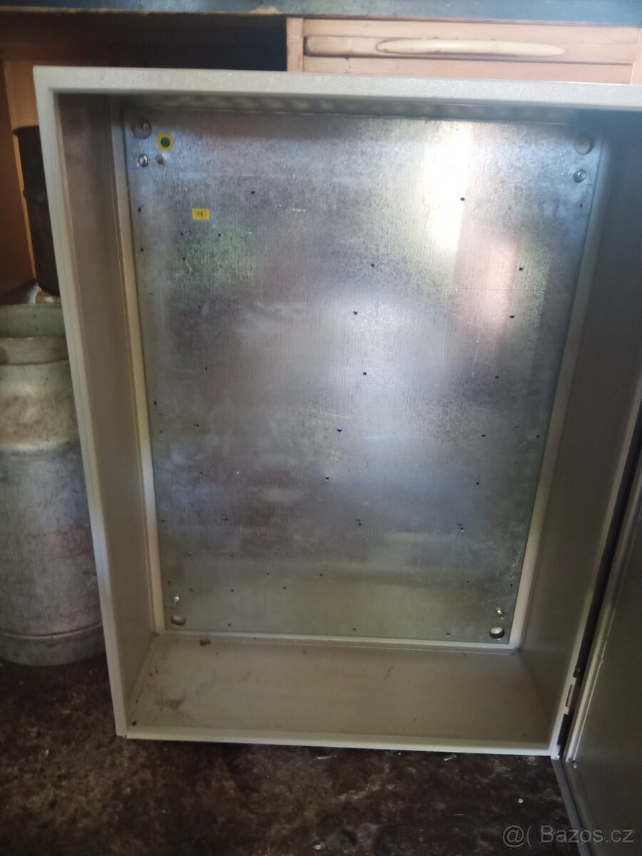 Skříň rozvaděče. - 4